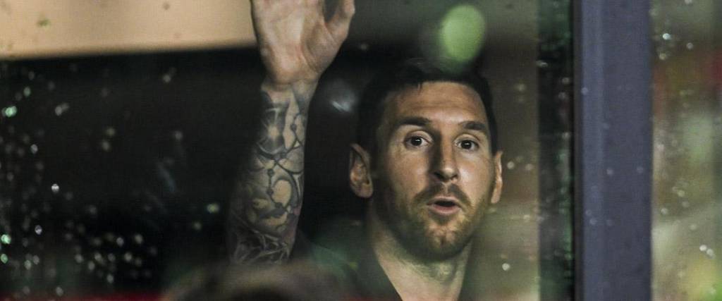 El delantero argentino padece una lesión muscular, que lo puede dejar fuera de competencia. El delantero argentino padece una lesión muscular, que lo puede dejar fuera de competencia.