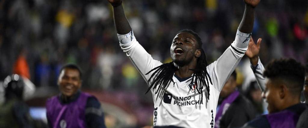 Los jugadores ecuatorianos celebraron la clasificación a la final de la Copa Sudamericana. Los jugadores ecuatorianos celebraron la clasificación a la final de la Copa Sudamericana.