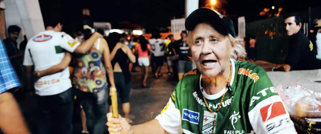 Doña Choquita no se perdía ningún partido de Oriente Petrolero Doña Choquita no se perdía ningún partido de Oriente Petrolero