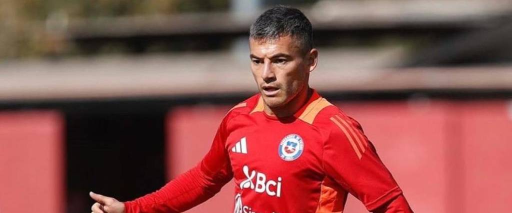 El experimentado mediocampista chileno será baja para afrontar los partidos con Argentina y Bolivia. El experimentado mediocampista chileno será baja para afrontar los partidos con Argentina y Bolivia.