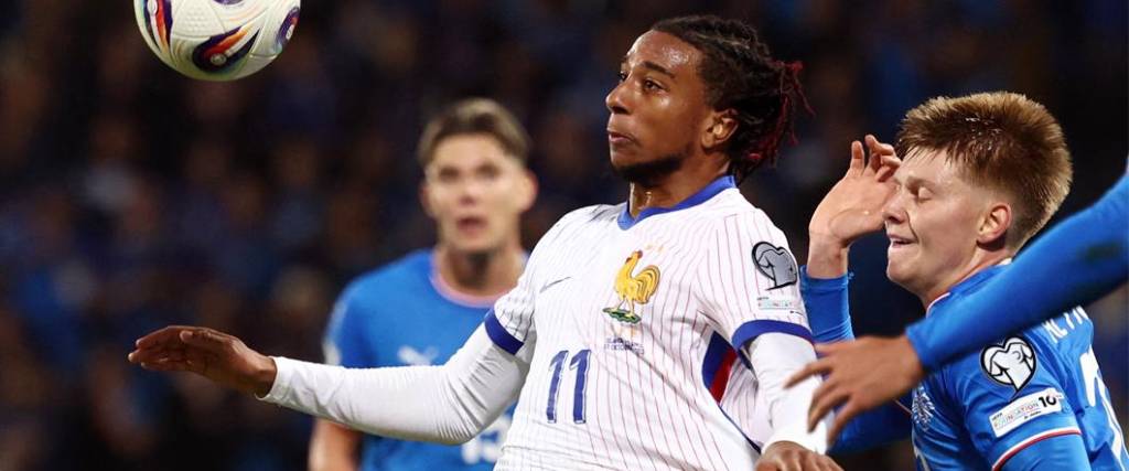 El equipo francés no pudo ganar en condición de visitante tras igualar 2-2 ante la selección de Islandia. El equipo francés no pudo ganar en condición de visitante tras igualar 2-2 ante la selección de Islandia.