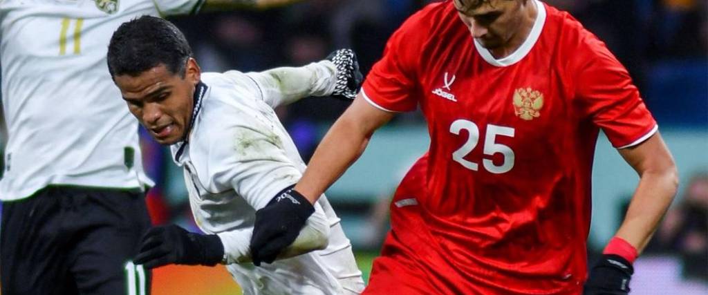 Enzo Monteiro tuvo un partido sacrificado, pero no pudo convertir al momento de rematar a portería. Enzo Monteiro tuvo un partido sacrificado, pero no pudo convertir al momento de rematar a portería.