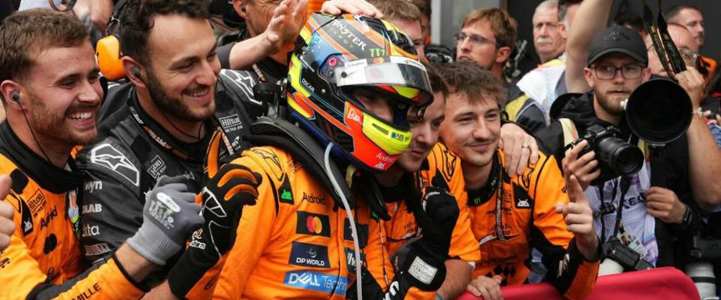 El piloto de la escudería McLaren logró una gran victoria para imponerse en el GP de Bélgica. El piloto de la escudería McLaren logró una gran victoria para imponerse en el GP de Bélgica.