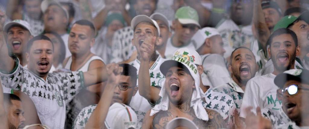 Palmeiras denunció que sus hinchas fueron víctimas de racimo durante el duelo por Libertadores ante Cerro. Palmeiras denunció que sus hinchas fueron víctimas de racimo durante el duelo por Libertadores ante Cerro.