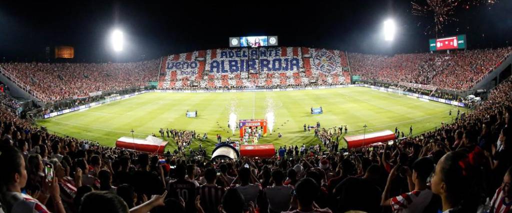 El estadio Defensores del Chaco fue sancionado con la reducción del 15% de su aforo. El estadio Defensores del Chaco fue sancionado con la reducción del 15% de su aforo.