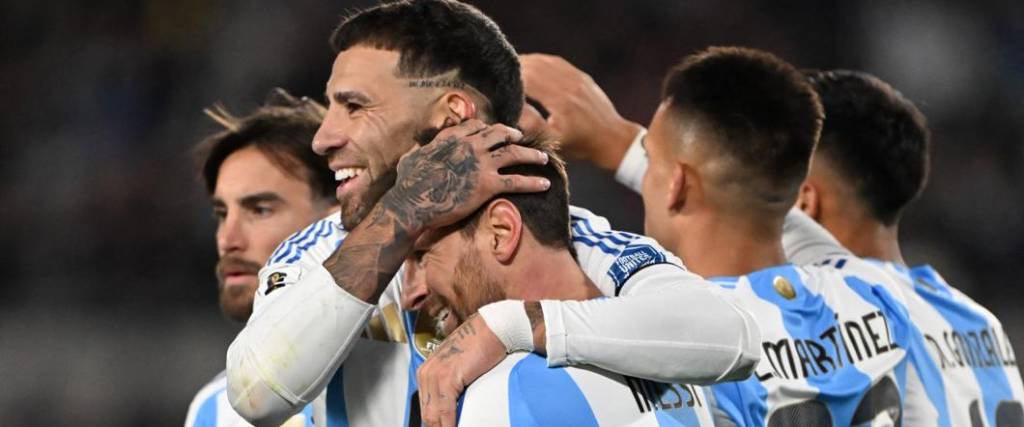 El astro argentino marcó dos goles en su último partido con la selección Argentina en su país. El astro argentino marcó dos goles en su último partido con la selección Argentina en su país.