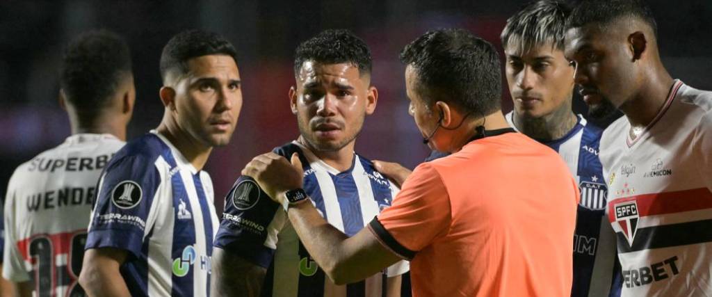 El venezolano Miguel Navarro fue víctima de xenofobia durante un partido de Copa Libertadores. El venezolano Miguel Navarro fue víctima de xenofobia durante un partido de Copa Libertadores.