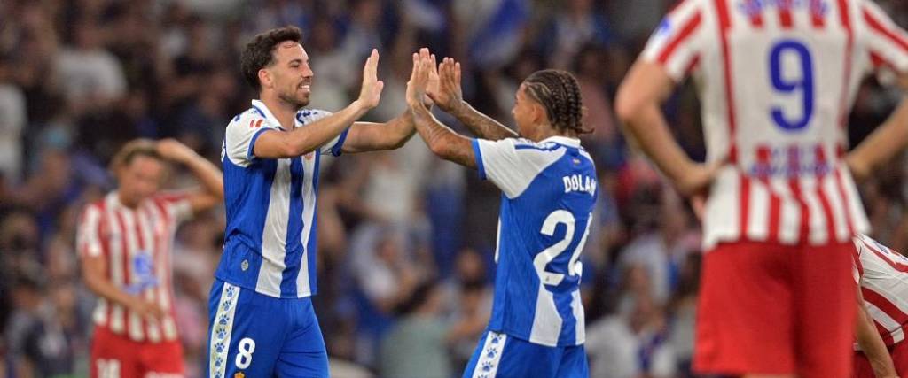 El equipo catalán logró una victoria por 2-1, remontando al cuadro colchonero en el segundo tiempo. El equipo catalán logró una victoria por 2-1, remontando al cuadro colchonero en el segundo tiempo.