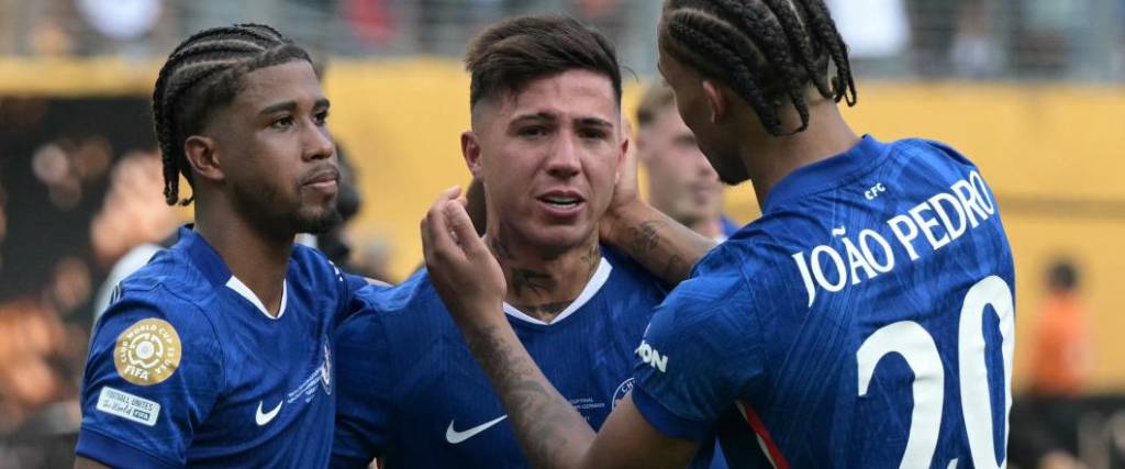El mediocampista argentino escribió su nombre en la historia al ser doble campeón del mundo. El mediocampista argentino escribió su nombre en la historia al ser doble campeón del mundo.