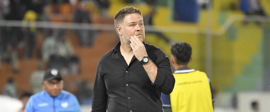 El técnico fue desvinculado de Aurora tras una racha negativa de cinco partidos seguidos sin triunfos. El técnico fue desvinculado de Aurora tras una racha negativa de cinco partidos seguidos sin triunfos.
