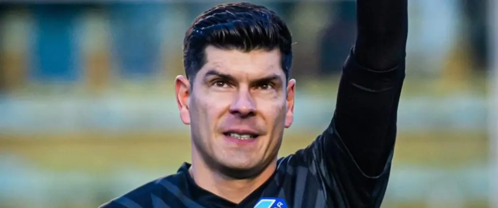 El portero de Bolívar tuvo una brillante actuación ante Cienciano y lleva 4 partidos seguidos sin recibir goles. El portero de Bolívar tuvo una brillante actuación ante Cienciano y lleva 4 partidos seguidos sin recibir goles.