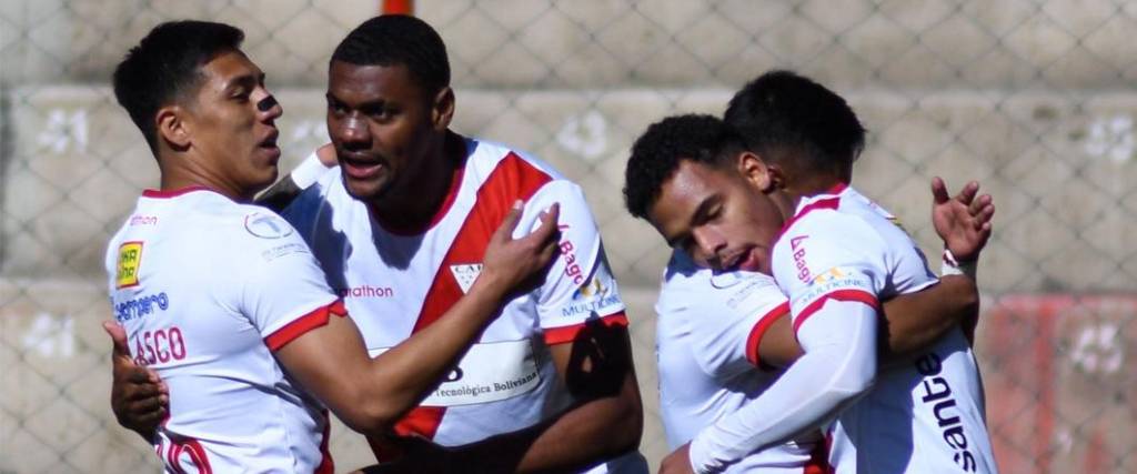 El colombiano ‘Almanaque’ González anotó el primer tanto del compromiso a favor del equipo alteño. El colombiano ‘Almanaque’ González anotó el primer tanto del compromiso a favor del equipo alteño.