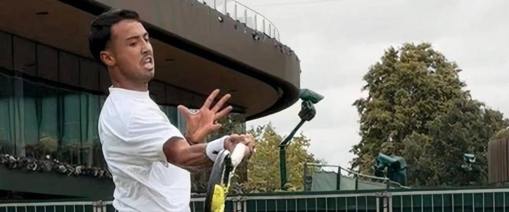 El tenista boliviano no pudo avanzar a la siguiente ronda en su participación en Wimbledon. El tenista boliviano no pudo avanzar a la siguiente ronda en su participación en Wimbledon.