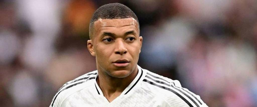 El delantero francés es duda para el debut del Real Madrid ante Al Hilal porque no se entrenó en Miami. El delantero francés es duda para el debut del Real Madrid ante Al Hilal porque no se entrenó en Miami.