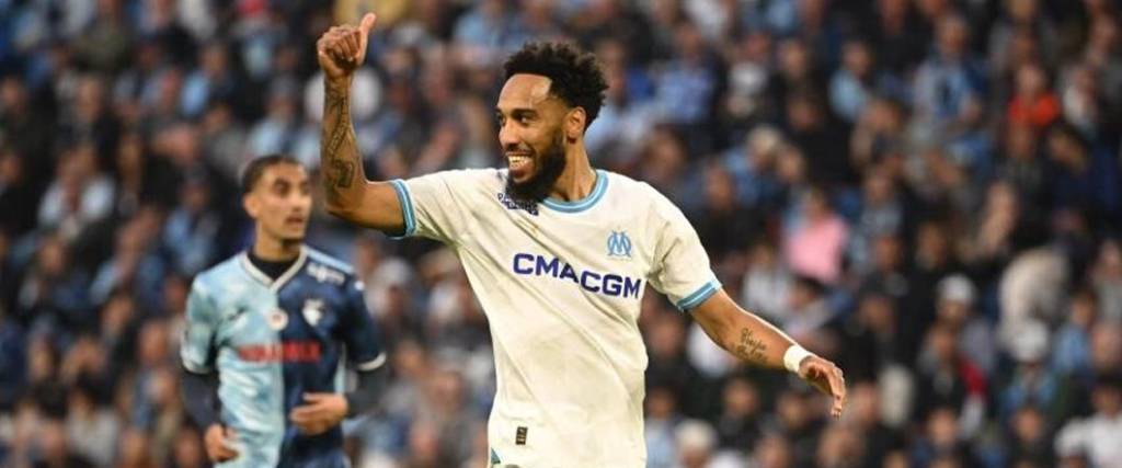El delantero gabonés volverá a jugar en el fútbol francés tras desvincularse de Al-Qadsiah de Arabia. El delantero gabonés volverá a jugar en el fútbol francés tras desvincularse de Al-Qadsiah de Arabia.