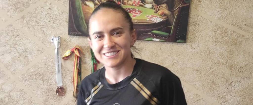 El jugadora de FC Universitario jugará en el equipo femenino de salón del Cagliari de Italia. El jugadora de FC Universitario jugará en el equipo femenino de salón del Cagliari de Italia.