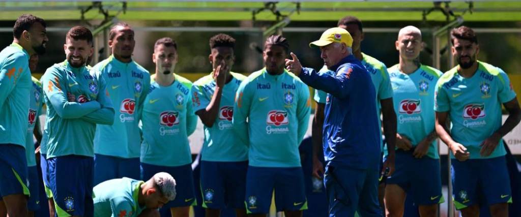Los jugadores de la selección brasileña expresaron su felicidad por trabajar con el DT Carlo Ancelotti. Los jugadores de la selección brasileña expresaron su felicidad por trabajar con el DT Carlo Ancelotti.
