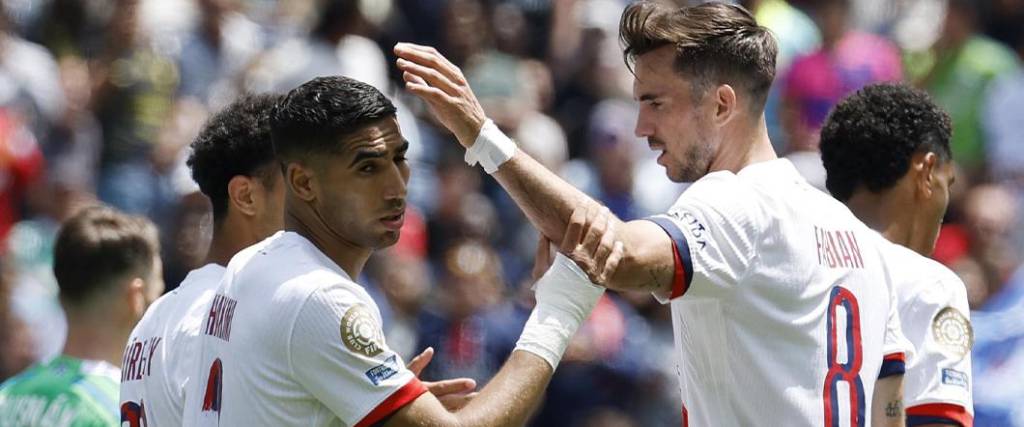 El equipo parisino logró una victoria por 2-0 para asegurar su presencia en octavos del Mundial de Clubes. El equipo parisino logró una victoria por 2-0 para asegurar su presencia en octavos del Mundial de Clubes.