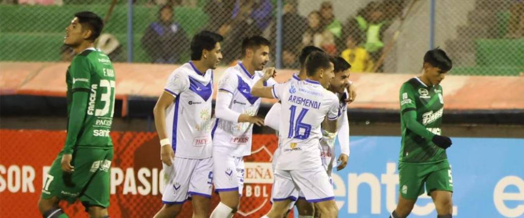 El cuadro ‘santo’ logró una victoria por goleada para consolidarse entre los cinco primeros del torneo. El cuadro ‘santo’ logró una victoria por goleada para consolidarse entre los cinco primeros del torneo.
