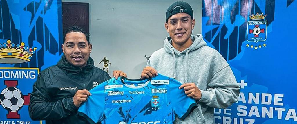 César Menacho firmó contrato con la academia cruceña, este jueves por la noche en la secretaría del club. César Menacho firmó contrato con la academia cruceña, este jueves por la noche en la secretaría del club.