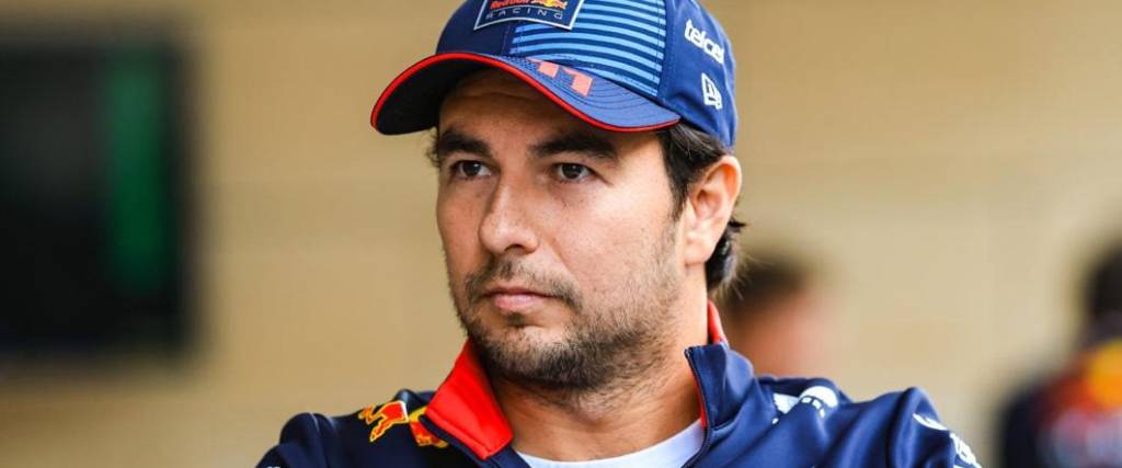 Tras no competir en la Fórmula 1 este 2025, el piloto mexicano volverá a correr en 2026 con Cadillac. Tras no competir en la Fórmula 1 este 2025, el piloto mexicano volverá a correr en 2026 con Cadillac.