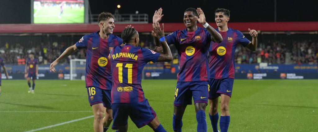 El equipo azulgrana no tuvo problemas para vencer al Valencia por 6-0 en el estadio Johan Cruyff. El equipo azulgrana no tuvo problemas para vencer al Valencia por 6-0 en el estadio Johan Cruyff.