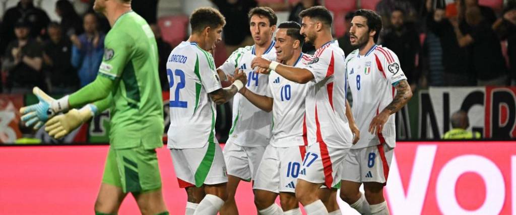 La selección italiana logró una victoria por 4-5 en condición de visitante ante Israel. La selección italiana logró una victoria por 4-5 en condición de visitante ante Israel.