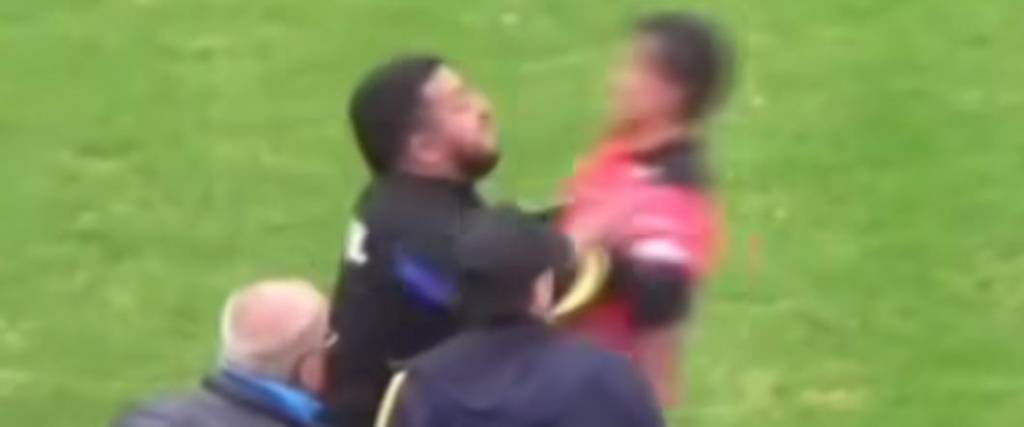 El cuarto árbitro, Carlos Huanca, fue agredido por el coordinador de ABB en el partido con FC Universitario El cuarto árbitro, Carlos Huanca, fue agredido por el coordinador de ABB en el partido con FC Universitario