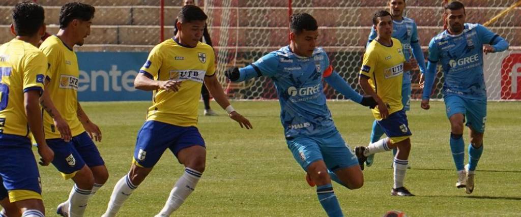 El duelo entre ABB y Blooming terminó empatado 1-1 en el estadio de Villa Ingenio. El duelo entre ABB y Blooming terminó empatado 1-1 en el estadio de Villa Ingenio.