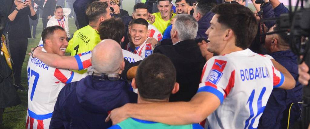 La selección paraguaya volverá a disputar un Mundial después de 16 años de ausencia. La selección paraguaya volverá a disputar un Mundial después de 16 años de ausencia.