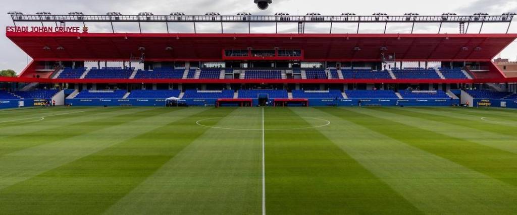 Barcelona disputará su primer partido oficial de local en el estadio Johan Cruyff de 6.000 espectadores. Barcelona disputará su primer partido oficial de local en el estadio Johan Cruyff de 6.000 espectadores.