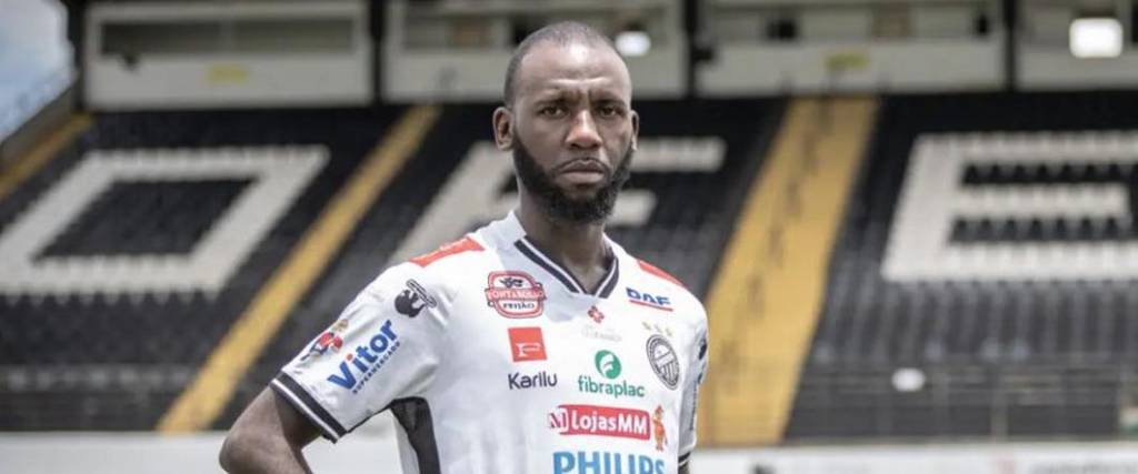 El delantero del Operário de la Serie B ratificó su denuncia contra Miguel Terceros por caso de racismo. El delantero del Operário de la Serie B ratificó su denuncia contra Miguel Terceros por caso de racismo.