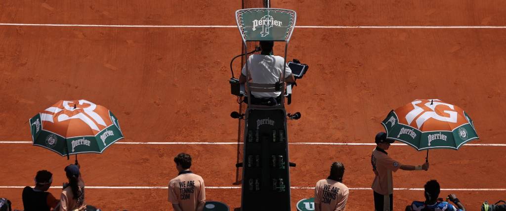 Foto referencial de un árbitro de tenis Foto referencial de un árbitro de tenis