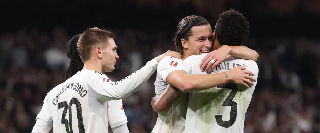 El Real Madrid goleó a Valencia. El Real Madrid goleó a Valencia.