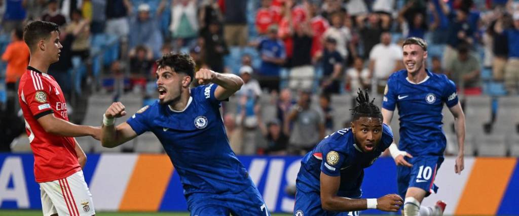 El Chelsea celebra uno de los goles que marcó en el duelo de este sábado. El Chelsea celebra uno de los goles que marcó en el duelo de este sábado.