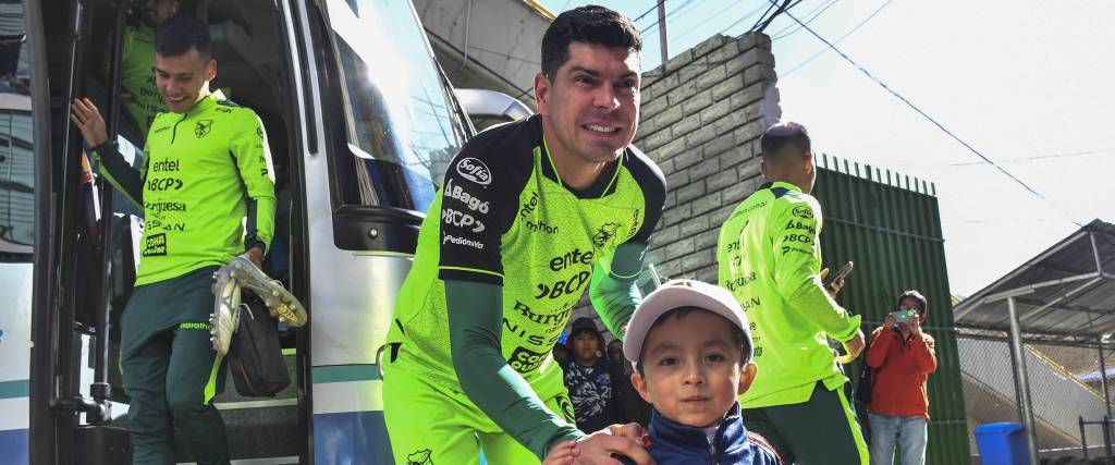 La Selección boliviana entrenó por la mañana en el estadio Hernando Siles, con miras al encuentro contra su similar Colombia La Selección boliviana entrenó por la mañana en el estadio Hernando Siles, con miras al encuentro contra su similar Colombia