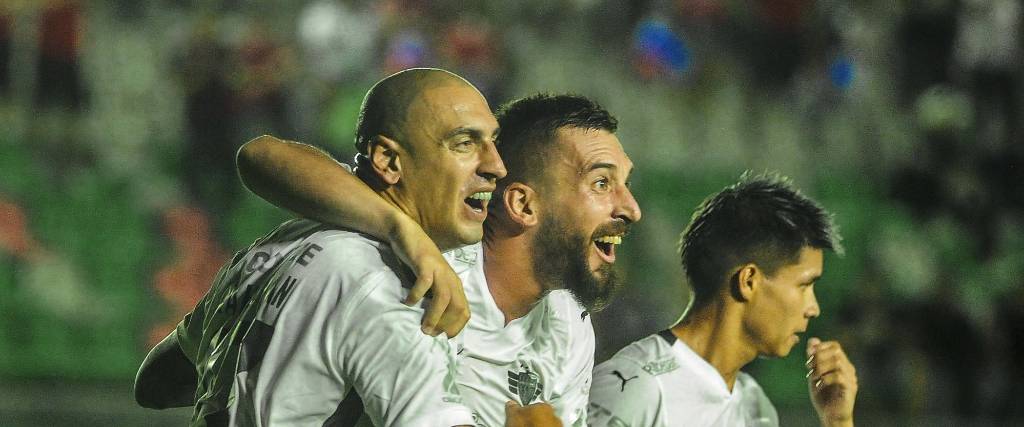 Un solitario gol le dio la victoria al equipo aviador en Santa Cruz Un solitario gol le dio la victoria al equipo aviador en Santa Cruz