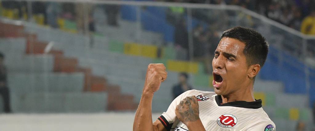 Cuatro goles en el primer tiempo Cuatro goles en el primer tiempo