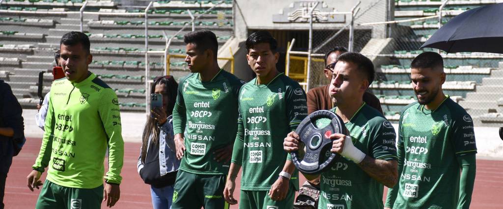 La Selección nacional durante sus prácticas en el estadio Hernando Siles La Selección nacional durante sus prácticas en el estadio Hernando Siles