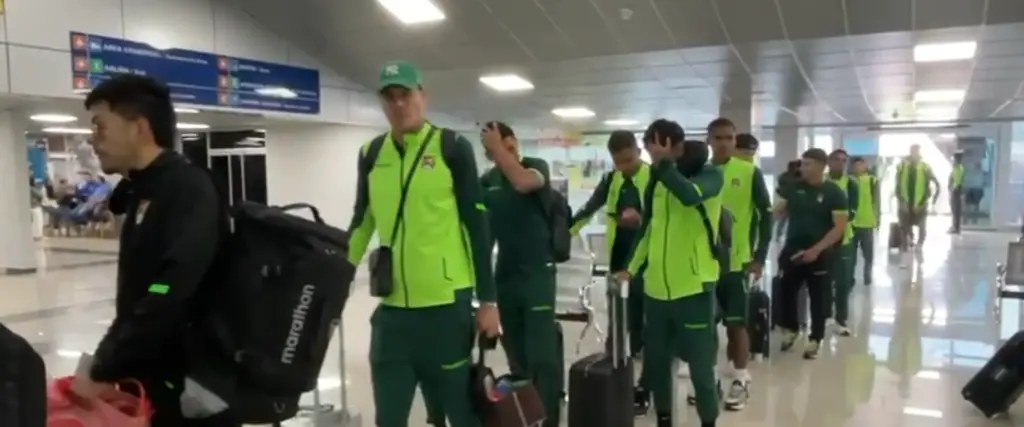 Los jugadores de la selección en el aeropuerto. Los jugadores de la selección en el aeropuerto.