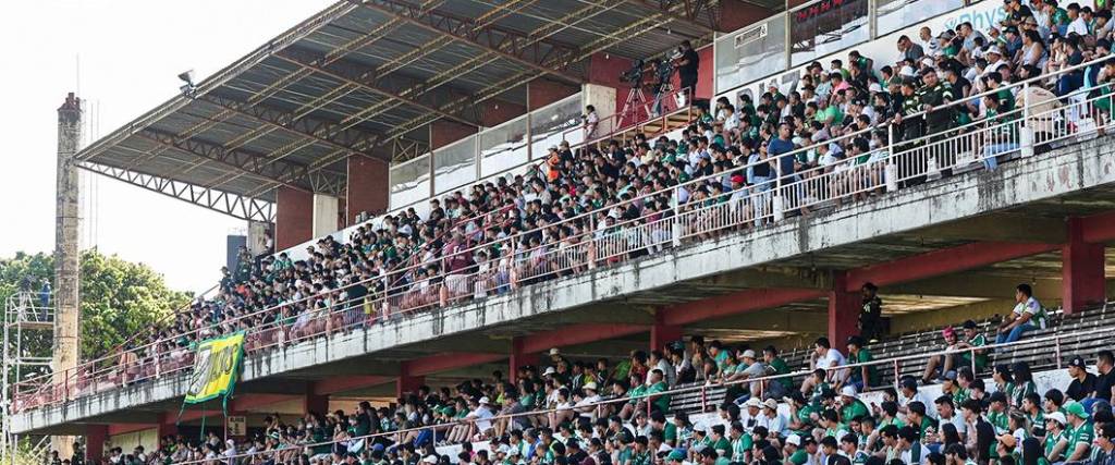 Oriente disputó su primer partido de local en el estadio de Real Santa Cruz en el duelo ante Real Oruro. Oriente disputó su primer partido de local en el estadio de Real Santa Cruz en el duelo ante Real Oruro.