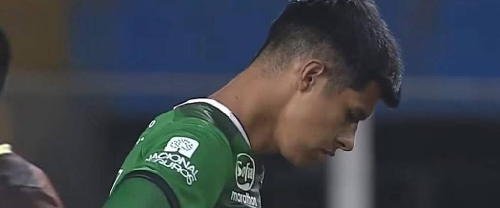 Sebastián Álvarez no ocultó su decepción por la derrota de Oriente Petrolero en la Villa Imperial. Sebastián Álvarez no ocultó su decepción por la derrota de Oriente Petrolero en la Villa Imperial.