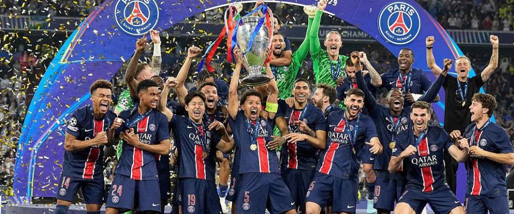 Tras ganar la primera Champions de su historia, el PSG defenderá su corona ante el Barcelona y Bayern. Tras ganar la primera Champions de su historia, el PSG defenderá su corona ante el Barcelona y Bayern.