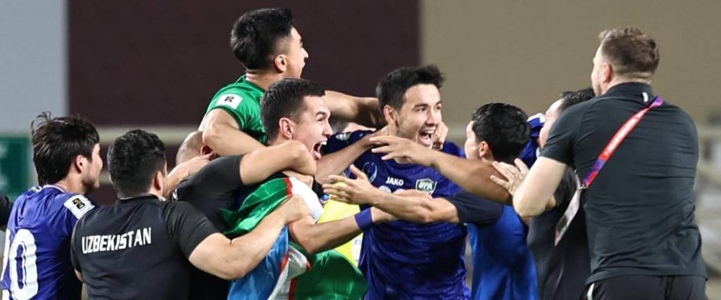El equipo uzbeko logró la clasificación al Mundial 2026 tras lograr el segundo lugar en el Grupo A en Asia. El equipo uzbeko logró la clasificación al Mundial 2026 tras lograr el segundo lugar en el Grupo A en Asia.