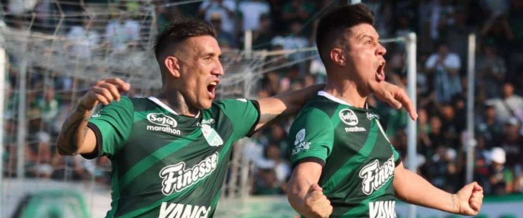 El argentino Jonatan Cristaldo anotó el primer tanto del cuadro verdolaga a través de un penal. El argentino Jonatan Cristaldo anotó el primer tanto del cuadro verdolaga a través de un penal.