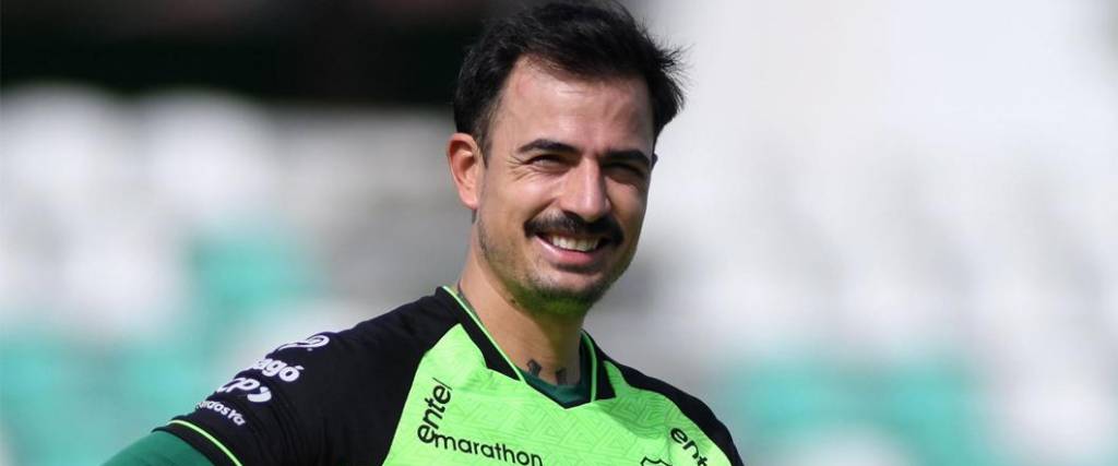 El portero de Alianza Lima pasa por buen momento y firme candidato para ser titular en la selección. El portero de Alianza Lima pasa por buen momento y firme candidato para ser titular en la selección.