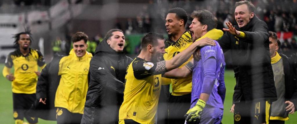 Borussia Dortmund avanzó a octavos de final de la Copa de Alemania tras eliminar al Eintracht en penales. Borussia Dortmund avanzó a octavos de final de la Copa de Alemania tras eliminar al Eintracht en penales.