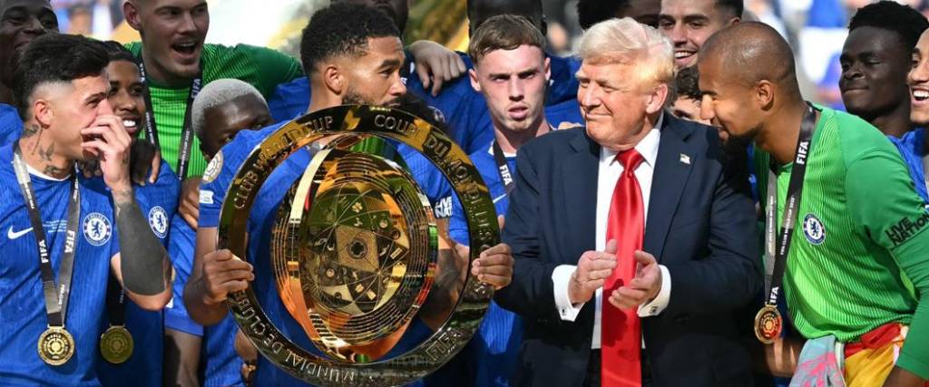 El presidente de Estados Unidos se quedó a festejar con los jugadores del Chelsea el título del Mundial. El presidente de Estados Unidos se quedó a festejar con los jugadores del Chelsea el título del Mundial.