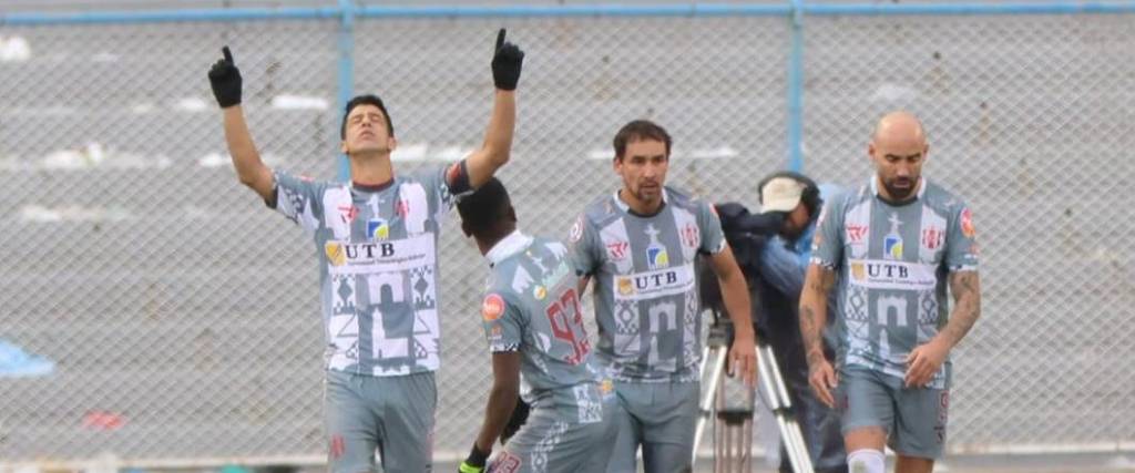 El brasileño Thomaz Santos marcó uno de los goles del cuadro capitalino en el duelo con Real Oruro. El brasileño Thomaz Santos marcó uno de los goles del cuadro capitalino en el duelo con Real Oruro.