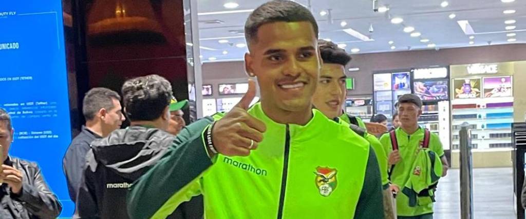 Enzo Monteiro fue uno de los jugadores que firmó autógrafos y compartió con las personas en Viru Viru. Enzo Monteiro fue uno de los jugadores que firmó autógrafos y compartió con las personas en Viru Viru.